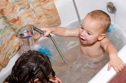 Water Play with Toddlers – The Hanen Way!